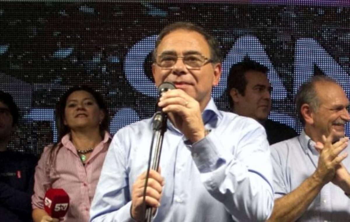 El Intendente de Corrientes aumentó un 270 por ciento su sueldo y el de sus funcionarios