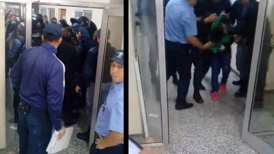 Furiosa represión en el Ministerio de Educación de Chaco