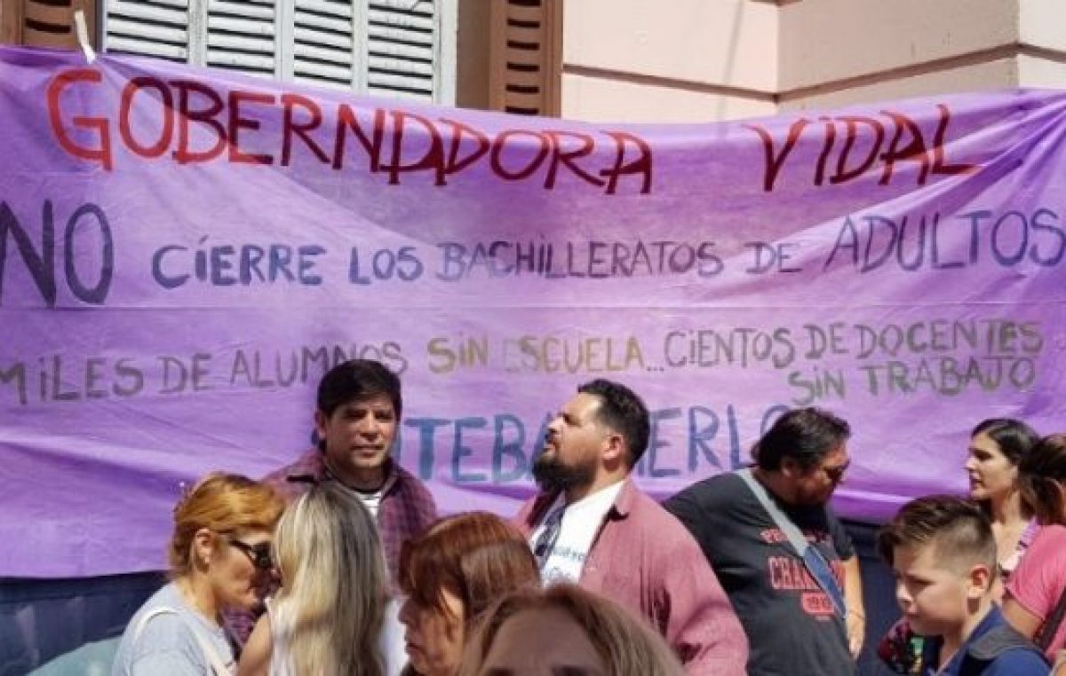 Marcha de antorchas: piden a la gobernadora Vidal que no cierre los bachilleratos de adultos