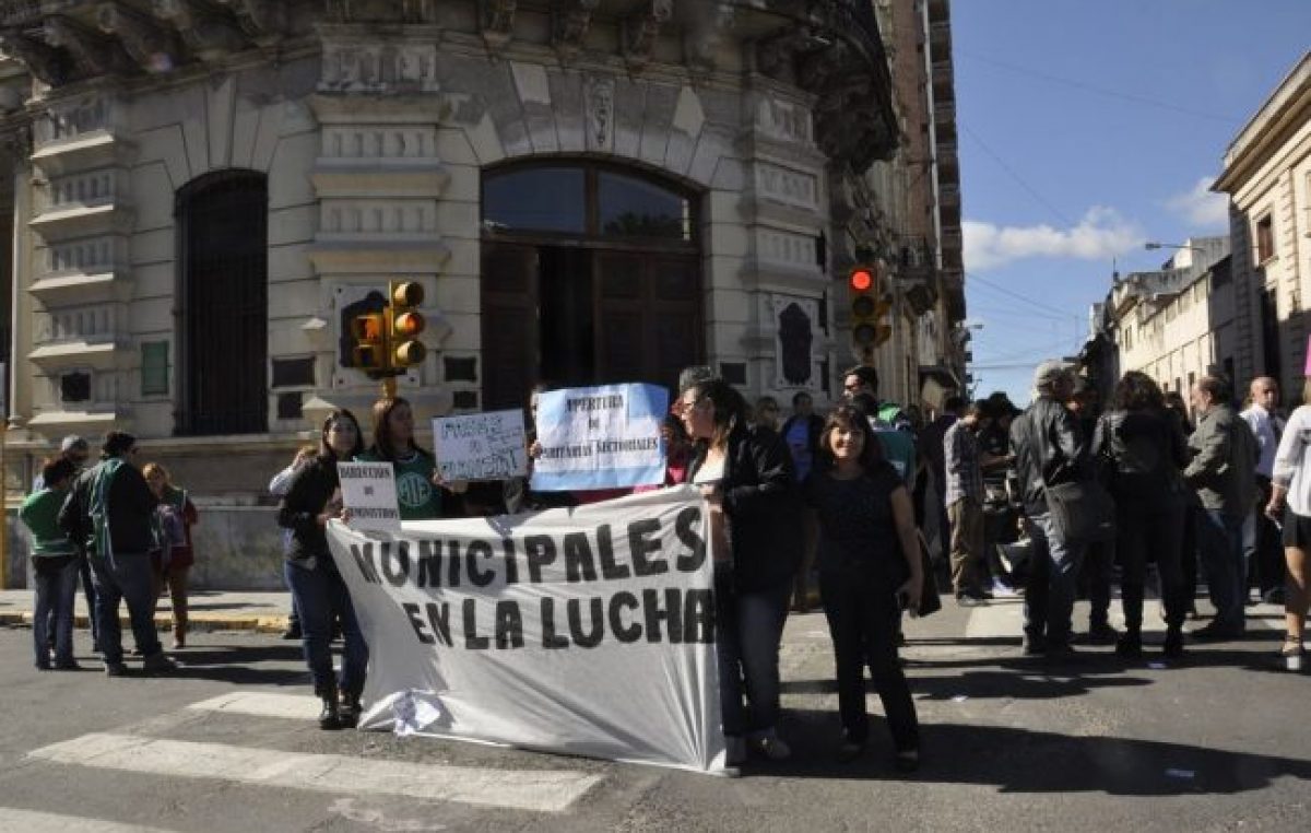 Jerarquizados suspendieron marcha al Municipio de Paraná tras recibir la convocatoria a paritarias 