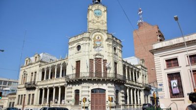 El intendente de Paraná ofreció un aumento del 15 por ciento en dos tramos y los trabajadores municipales lo rechazaron 