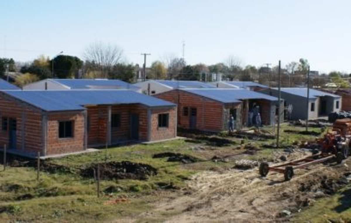 Son 25 localidades entrerrianas donde se comenzarán a construir las primeras viviendas con fondos provinciales