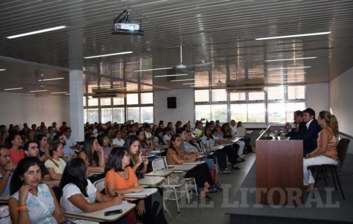 Más de 200 trabajadores municipales correntinos comenzarán a cursar tecnicaturas universitarias