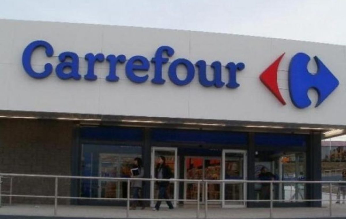 Rebaja salarial, retiros y menos aportes: el vergonzoso acuerdo Carrefour-Triaca-Cavalieri