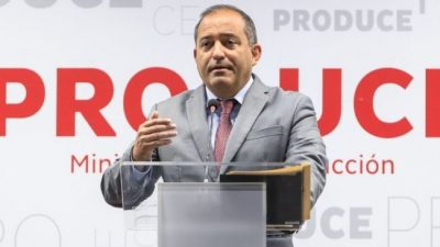 Siguen los casos de escándalo político en Perú: ahora renunció el titular de Producción
