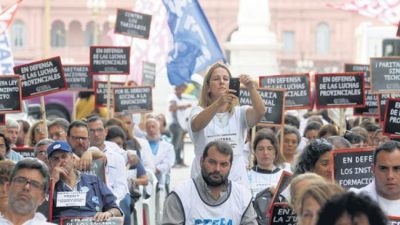 Macri no quiso maestros en la Rosada