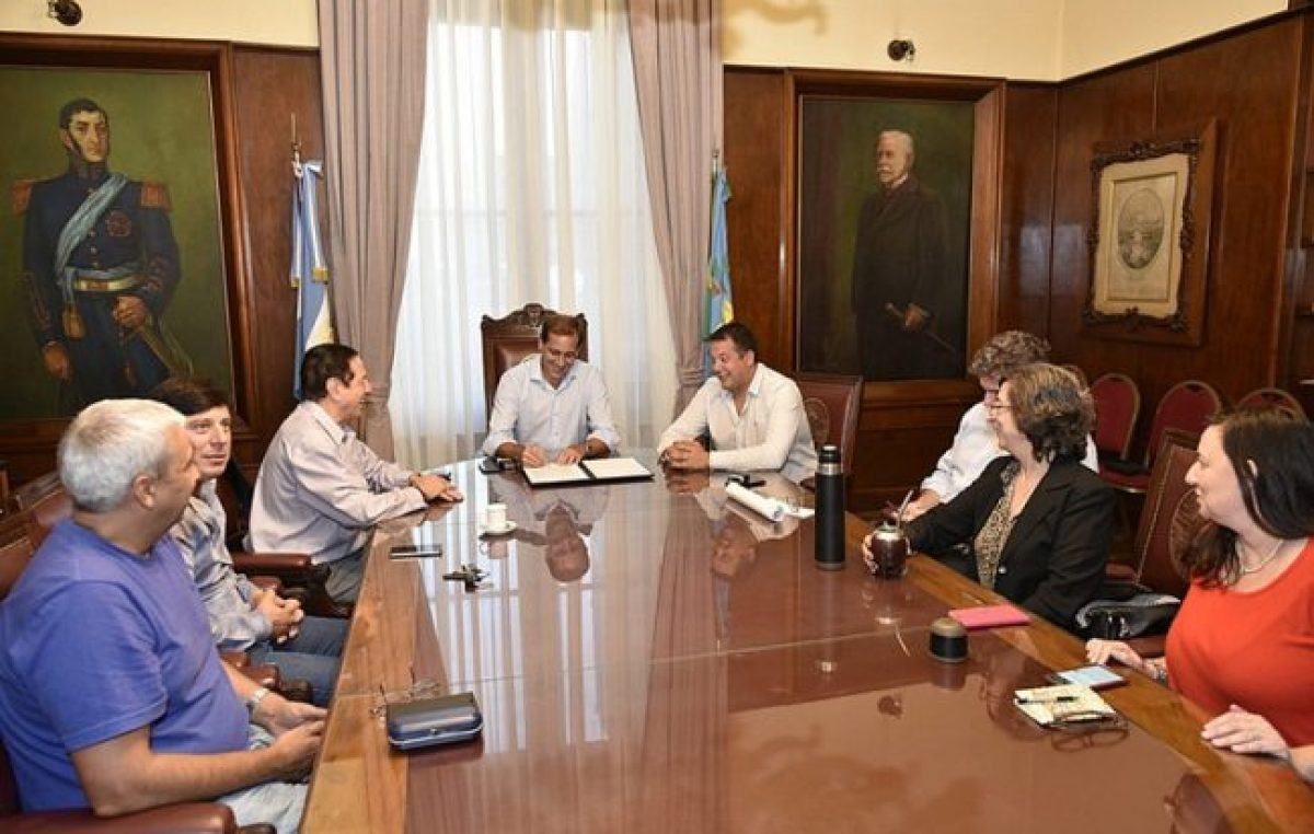 Paritaria 2018: Garro acordó un 15% de aumento para los municipales de La Plata