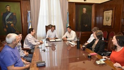 Paritaria 2018: Garro acordó un 15% de aumento para los municipales de La Plata