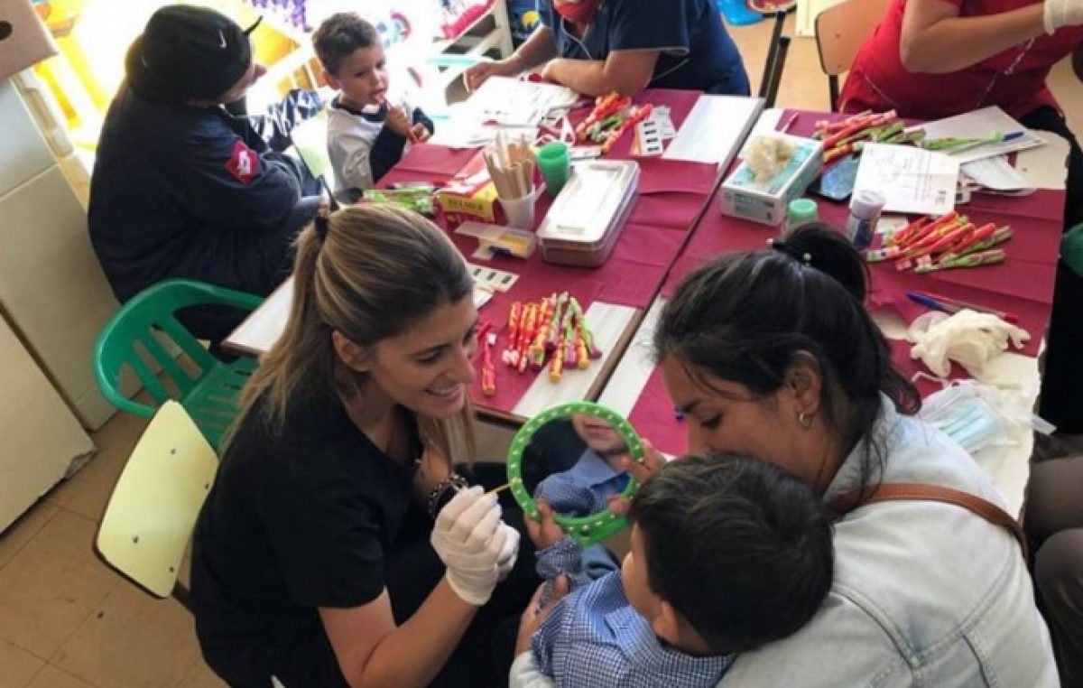 La Plata: Por recortes podrían dejar a 5000 chicos sin salud bucal, profesionales cuestionan a Scarsi