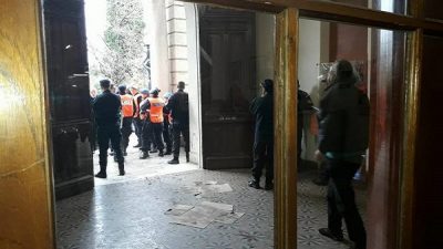 Luján: En rechazo a la oferta paritaria, los trabajadores hicieron una «mateada» en la Municipalidad