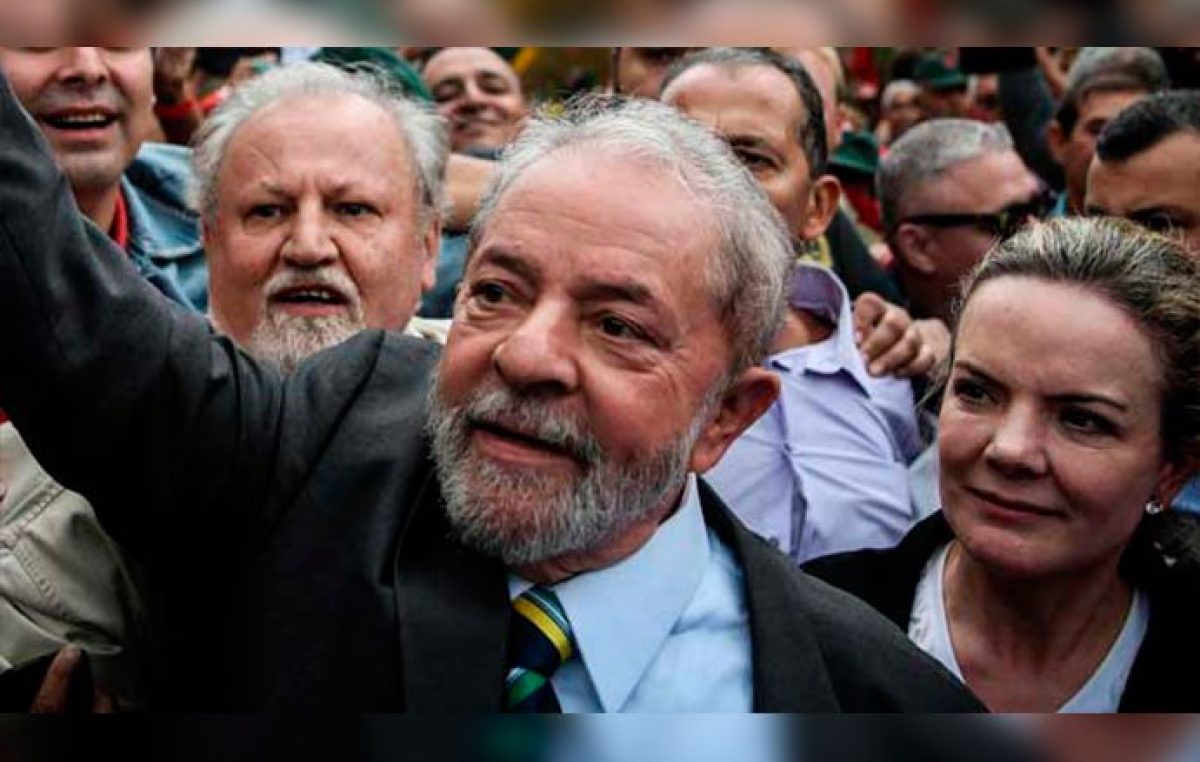 Pese a un nuevo revés judicial, Lula anunció que será candidato