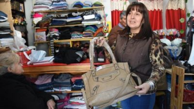 Río Cuarto: Crece la compra de ropa usada ante el aumento de los precios