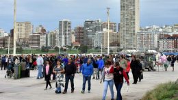Para el 70% de los marplatenses, el turismo no impacta en su economía