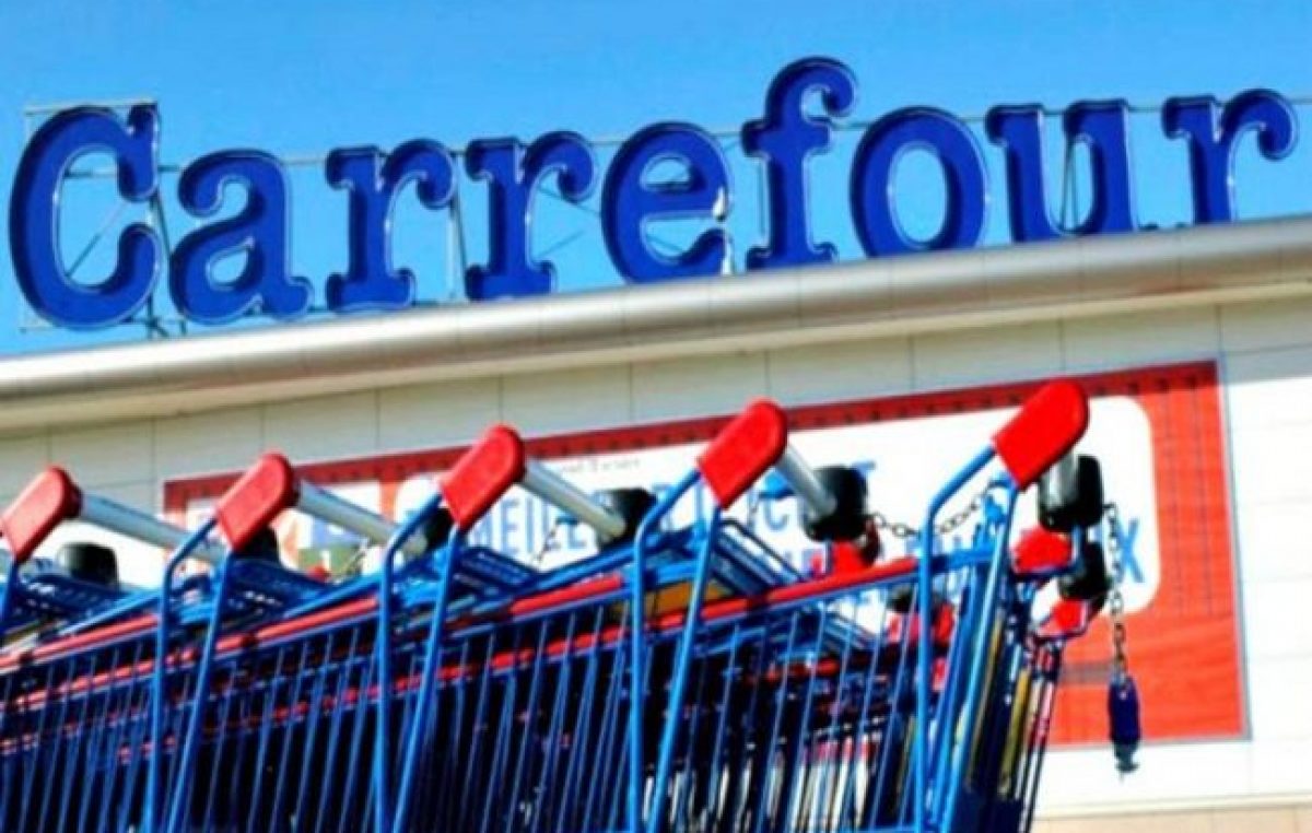 Carrefour ya cerró cinco sucursales y despidió a 200 trabajadores