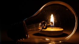 Marcha atrás de Vidal: los municipios podrán cobrar tasas en las facturas de luz hasta diciembre