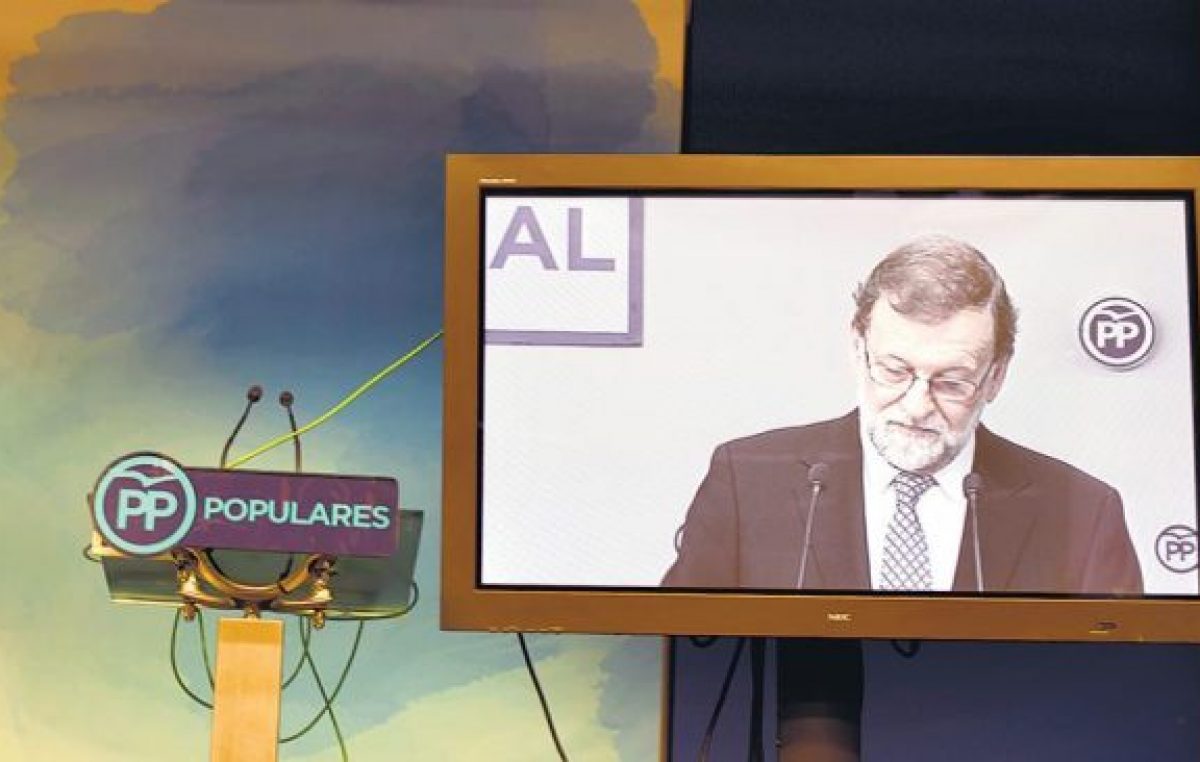 Rajoy deja también de liderar el PP