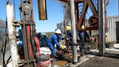 Nuevos 83 despidos en petroleras en Catriel