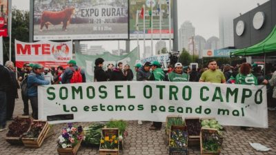 El “otro Campo”: producen el 60% de los alimentos en el país pero el gobierno les elimina beneficios