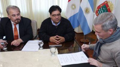 Carlos Paz: Avilés repite la estrategia y pasa contratados a planta en año electoral