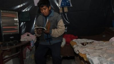 El ‘lado B’ de las nevadas: familias con frío en casas de madera y nylon de Mendoza