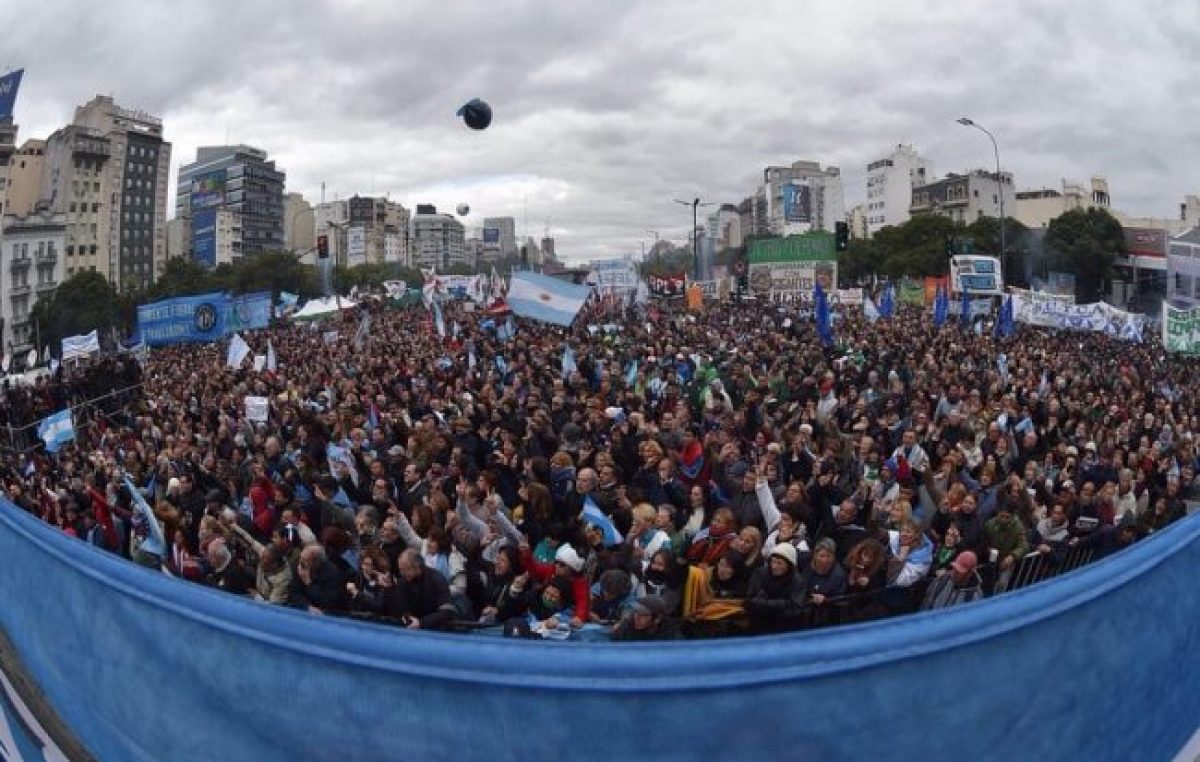 Una multitud contra el ajuste y el FMI