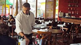 Los gastronómicos neuquinos la reman contra la corriente