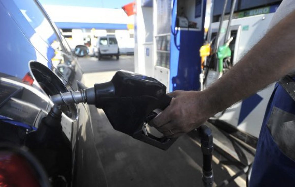 Hace un año costaba en Santa Fe $21,38: la nafta súper aumentó un 54% en 12 meses