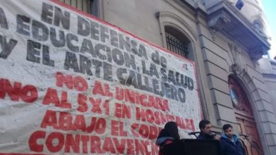 Masiva movilización a la Legislatura contra proyectos de Larreta