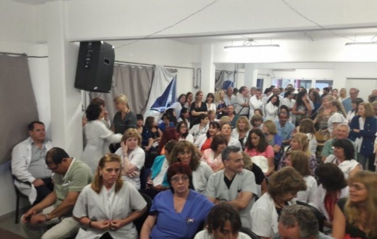 Médicos y trabajadores municipales de Morón esperan acordar aumento salarial