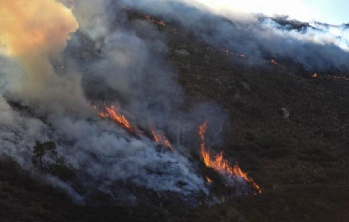 Imputan al intendente de Capilla del Monte por el incendio forestal