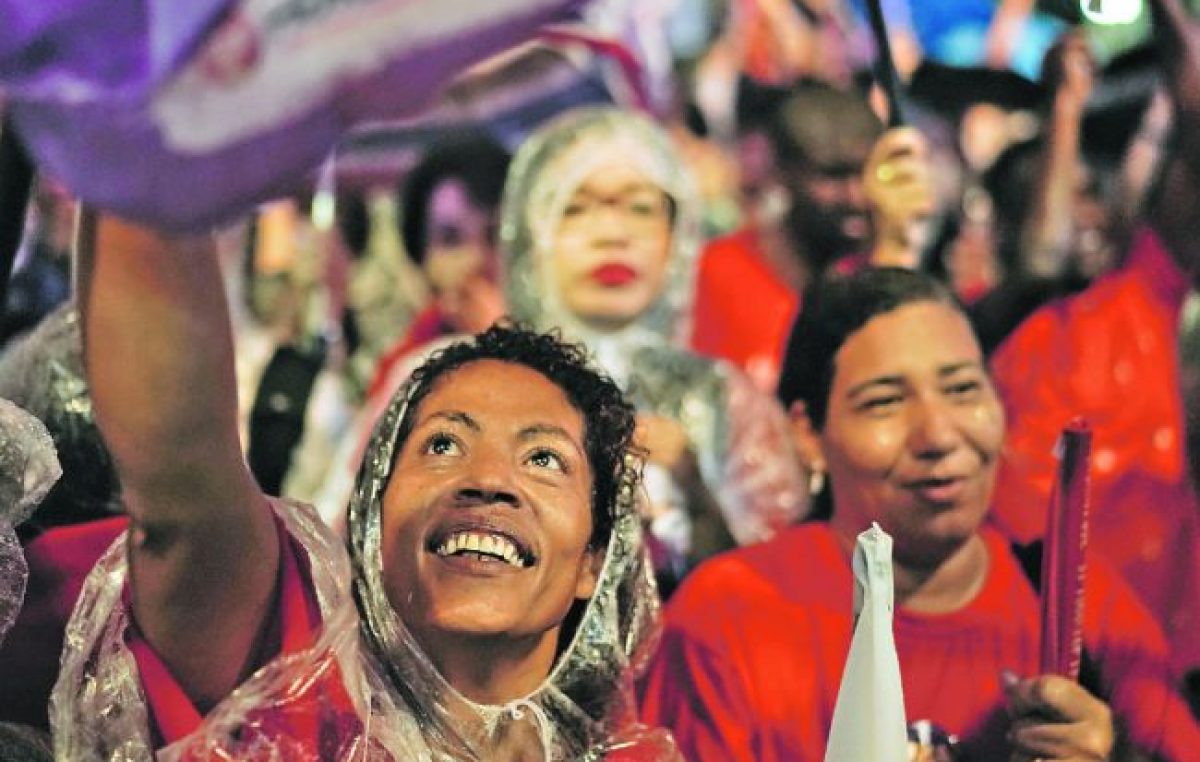 Brasil: Decenas de miles de mujeres preparan marcha contra Bolsonaro