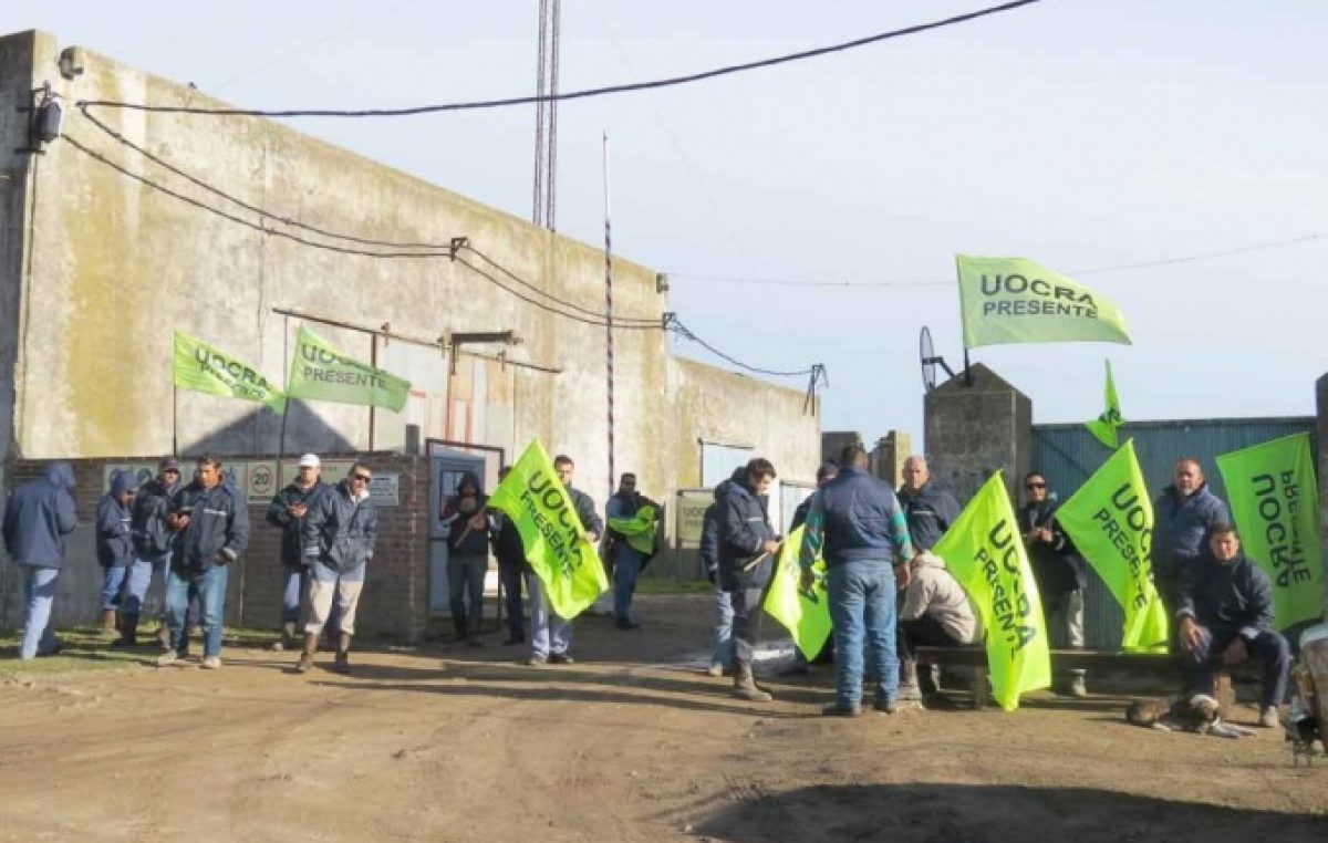 Balcarce: despidieron a 150 trabajadores de una empresa que realizaba obras eléctricas