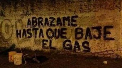 «Abrazame hasta que baje el gas»: vecinos marplatenses se agrupan para reclamar contra el tarifazo