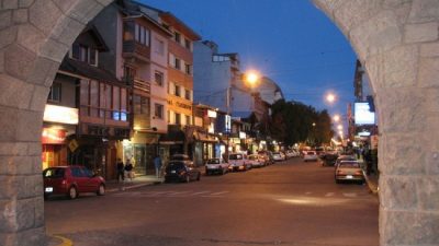 Bariloche: 400 comercios y 2 mil puestos de trabajo menos