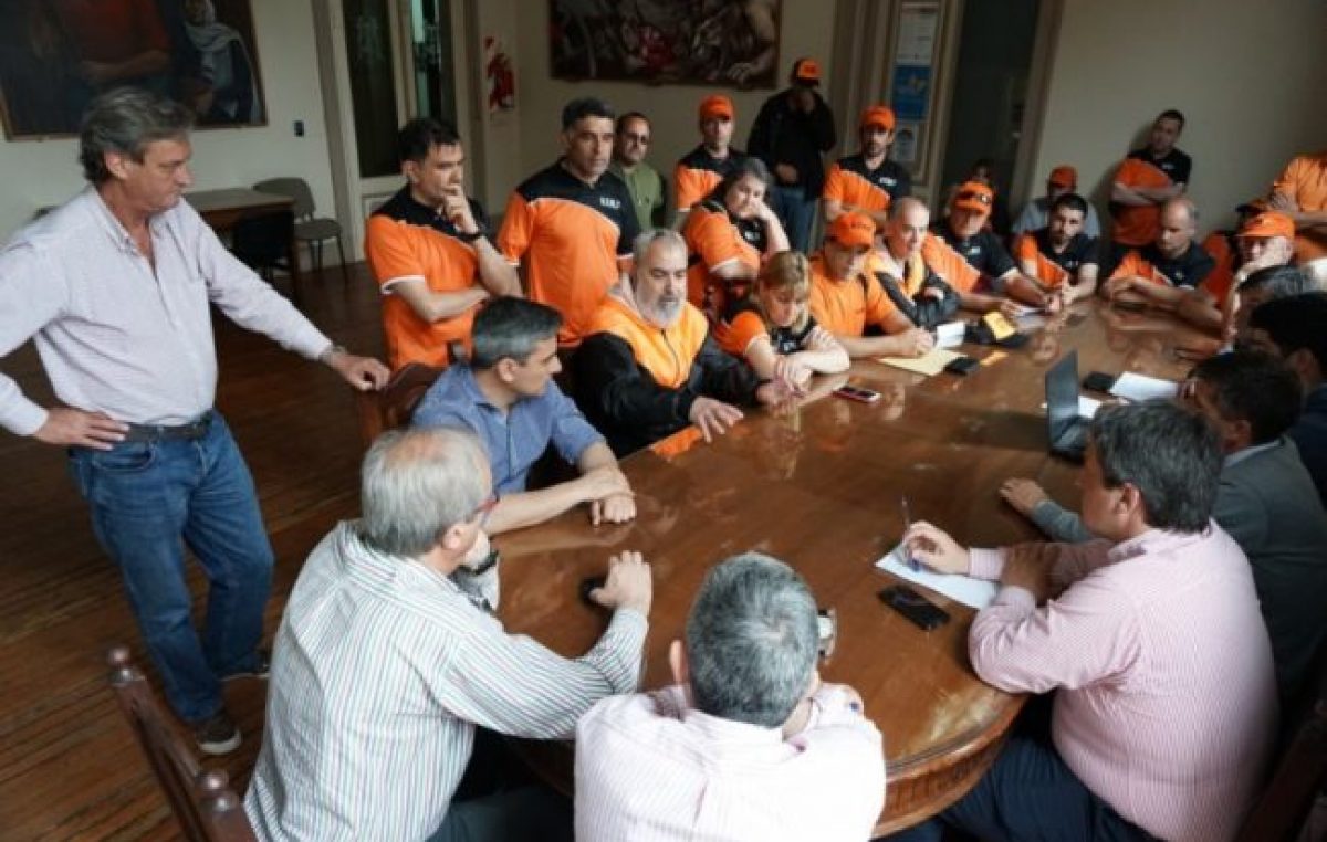 Trabajadores municipales de Tandil presentaron al Legislativo su propuesta de recomposición salarial