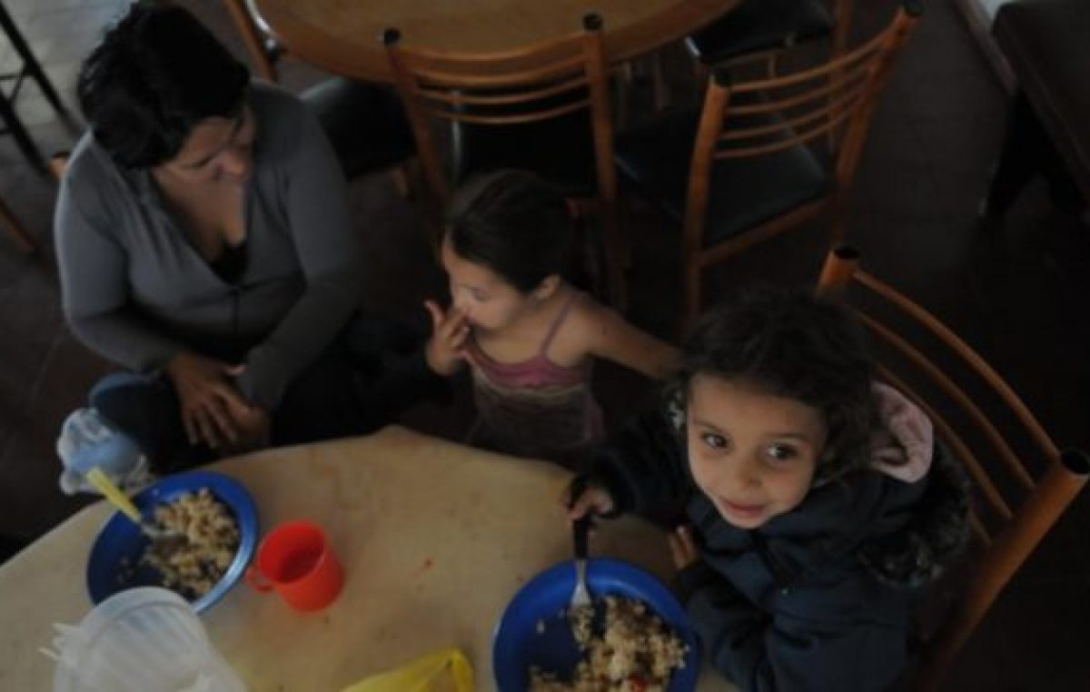 Dos mil familias mendocinas reciben $140 por mes para comer