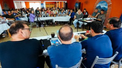 Municipales santafesinos debaten su futuro laboral de cara al Presupuesto 2019  
