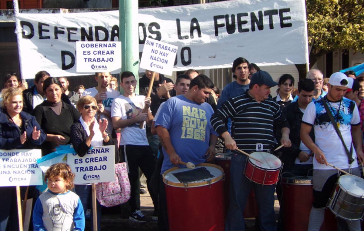 En Acebal, los despedidos de la industria del calzado piden auxilio a la Comuna