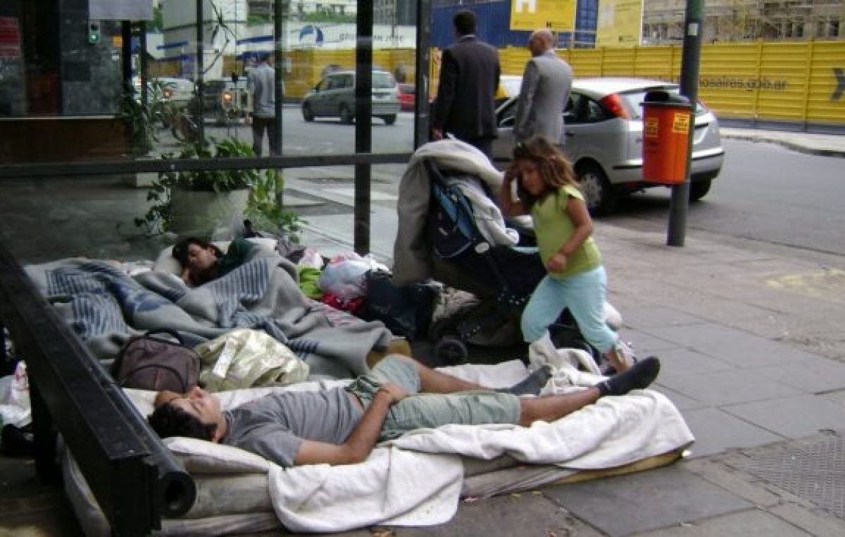 Cada día caen en la pobreza 476 personas en la Ciudad de Buenos Aires