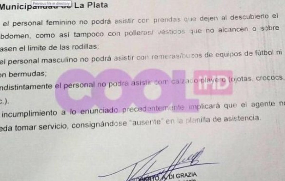 La Plata: prohíben a las empleadas municipales usar polleras cortas