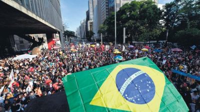 La crisis brasileña cambia de forma