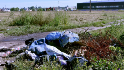 A seis meses de su inauguración, las huertas comunitarias de Mar del Plata están llenas de basura