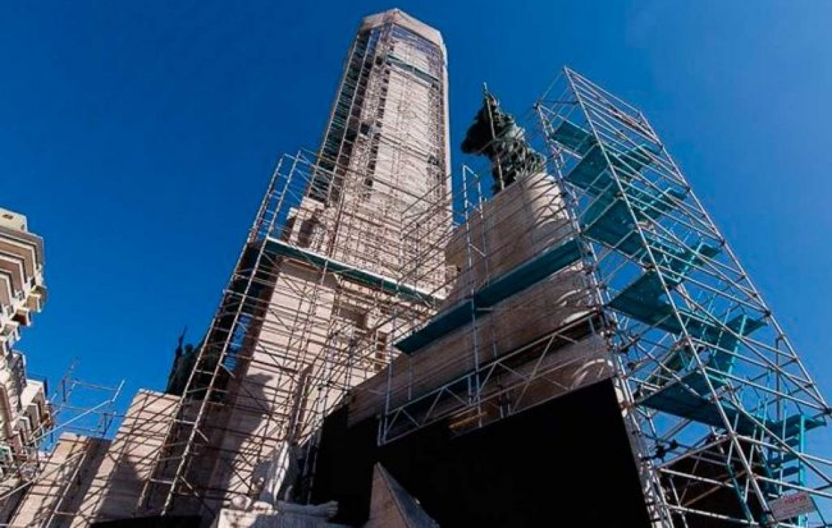 La intendenta de Rosario dio de baja el convenio con Nación para reparar el Monumento