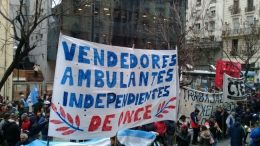 Crisis sin fin: aumentó un 252% la venta callejera en la Ciudad de Buenos Aires