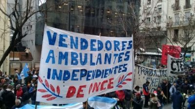 Crisis sin fin: aumentó un 252% la venta callejera en la Ciudad de Buenos Aires