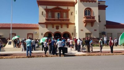 Contra los “caprichos” del intendente, los municipales de Villarino redoblan plan de lucha