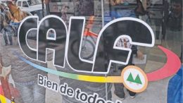 Macri en guerra con las cooperativas eléctricas: se mete en las facturas