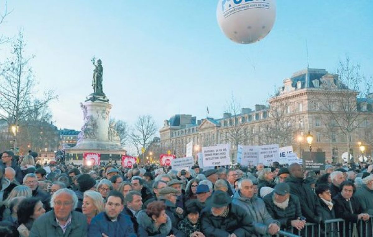 Francia marcha contra el antisemitismo
