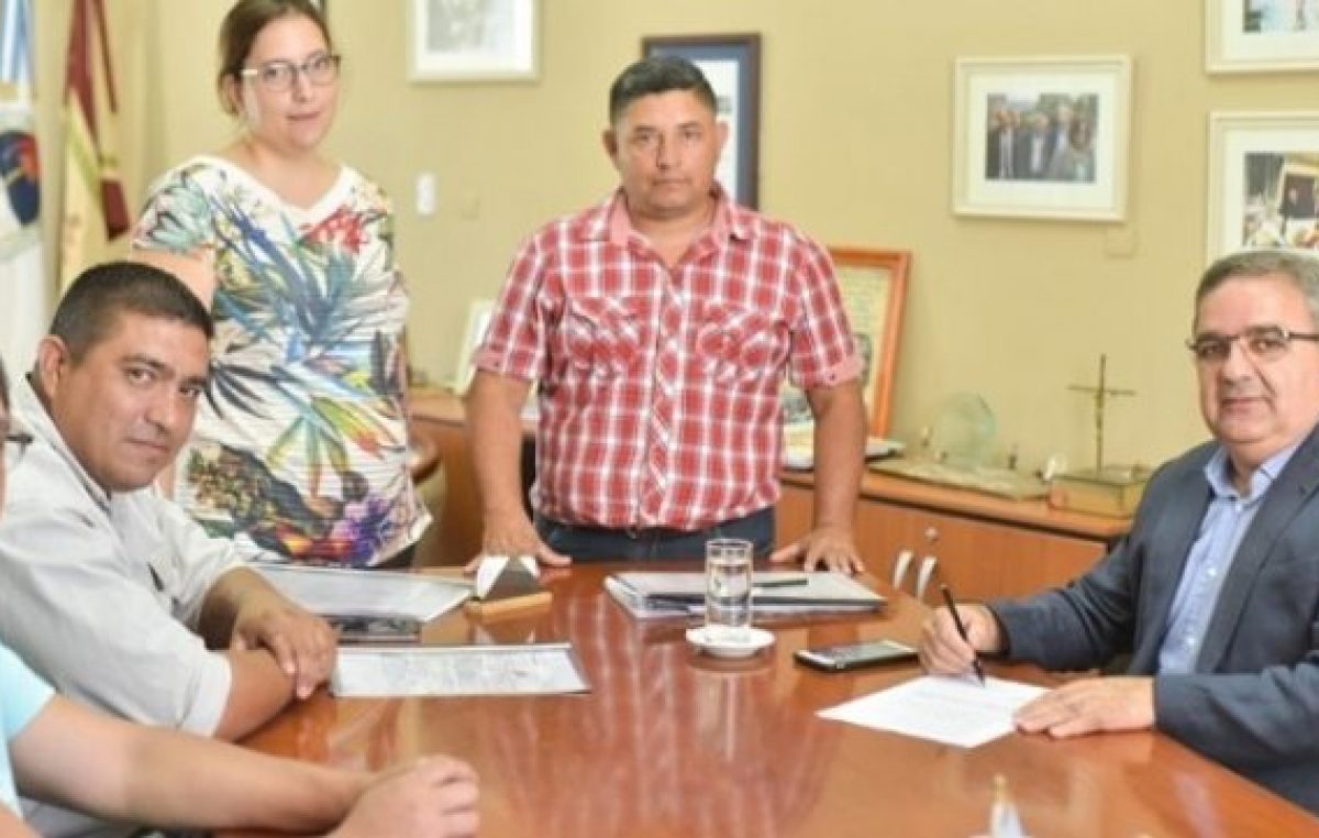 Rubrican el acuerdo de incremento para trabajadores municipales de Catamarca