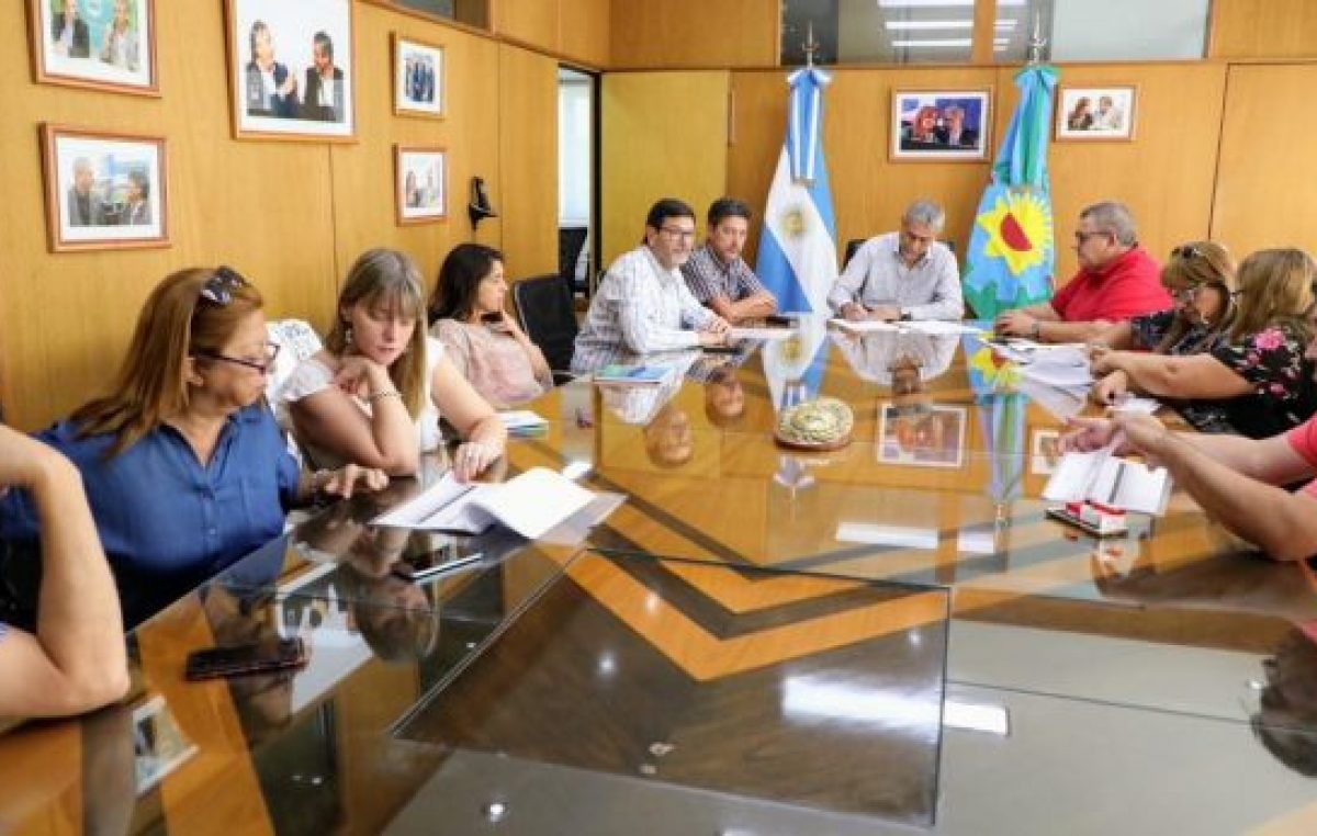 El intendente de Avellaneda acordó un aumento salarial de hasta 46 % para los municipales